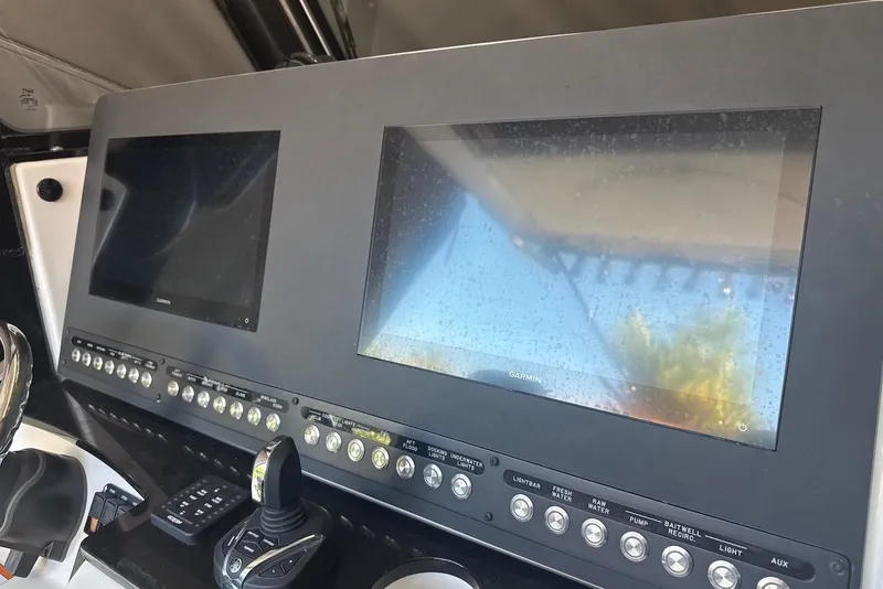 Slide: The Image of Twin garmins - 27