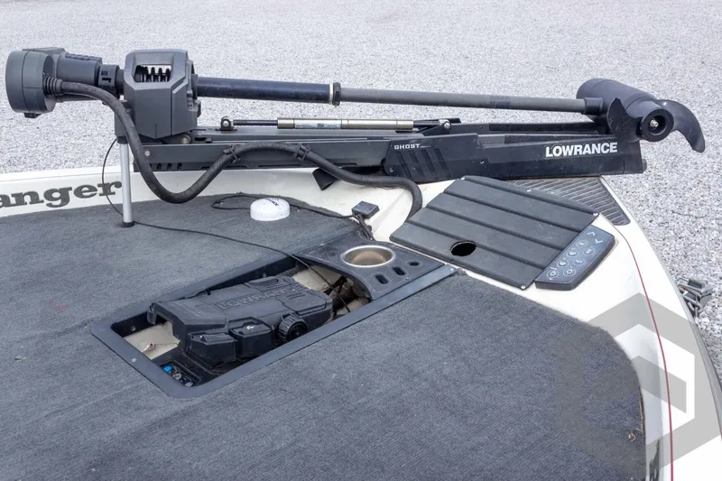 Slide: The Image of 2014 Ranger Z520 Comanche boat deck with Lowrance Ghost trolling motor. - 28