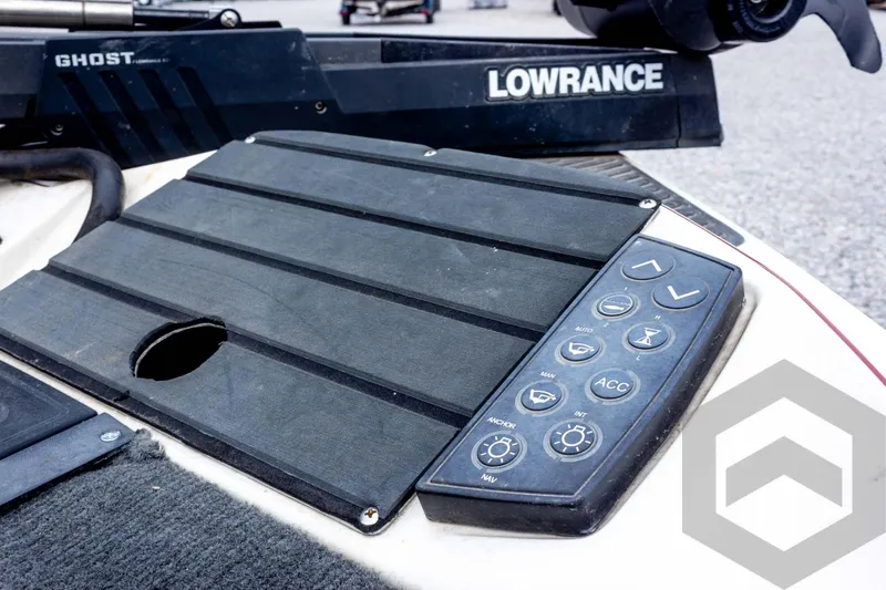 Slide: The Image of Control panel of a 2014 Ranger Z520 Comanche boat with Lowrance equipment. - 29