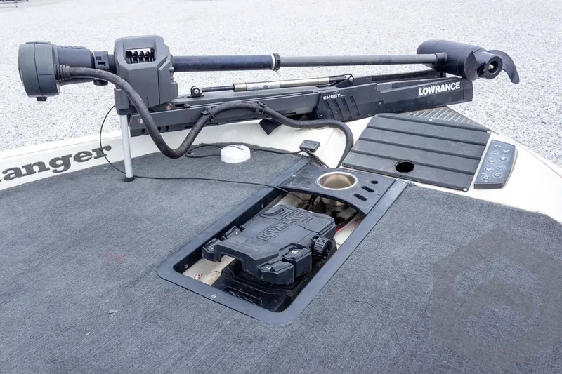 Slide: The Image of 2014 Ranger Z520 Comanche boat deck with Lowrance equipment and trolling motor. - 38