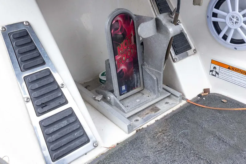 Slide: The Image of 2014 Ranger Z520 Comanche boat foot pedal with "Hot Foot" branding and speaker. - 49
