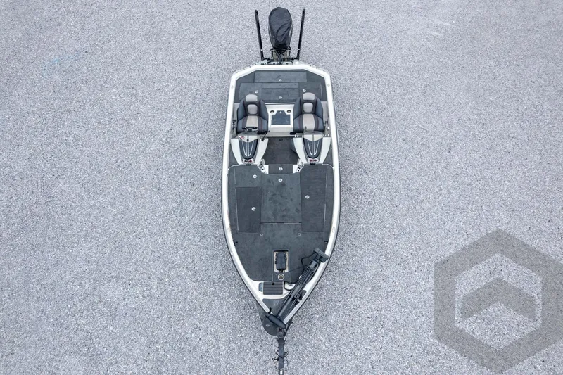 Slide: The Image of 2014 Ranger Z520 Comanche fishing boat, aerial view on gray surface. - 68