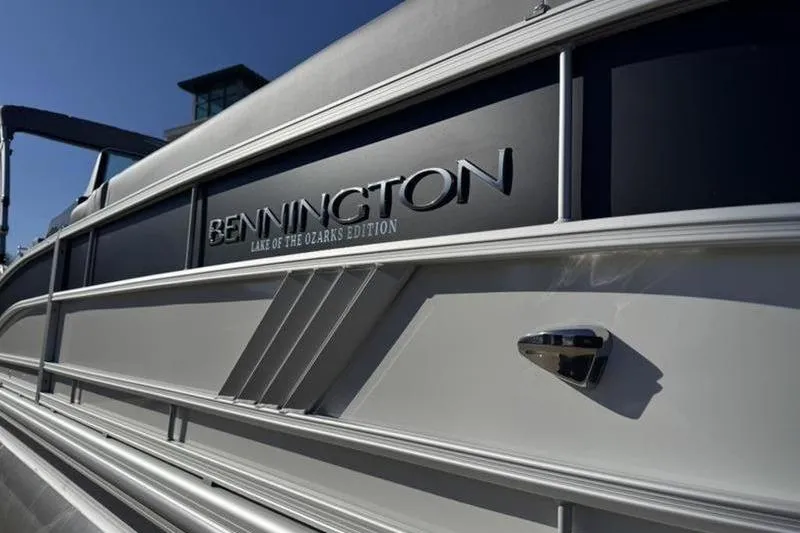 Slide: The Image of 2025 Bennington 26 MSB-ESP boat, Lake of the Ozarks Edition, side view. - 4