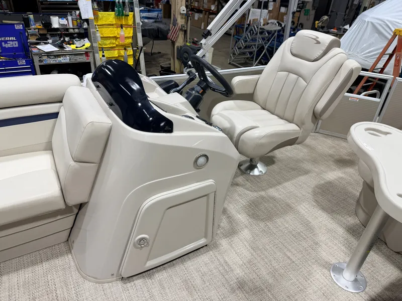 Slide: The Image of Bennington 20 SLX Pontoon 2018 - 15