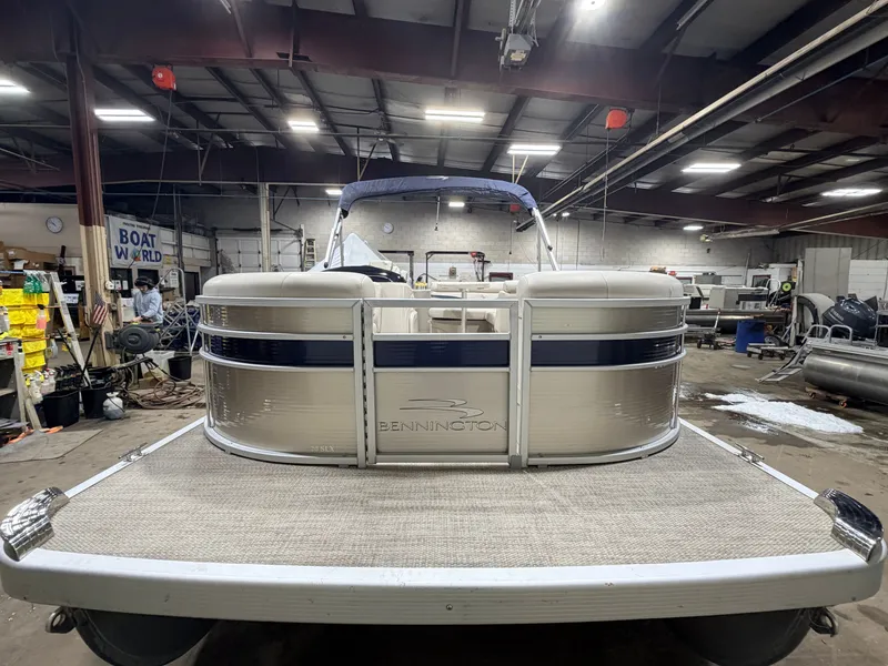 Slide: The Image of Bennington 20 SLX Pontoon 2018 - 42