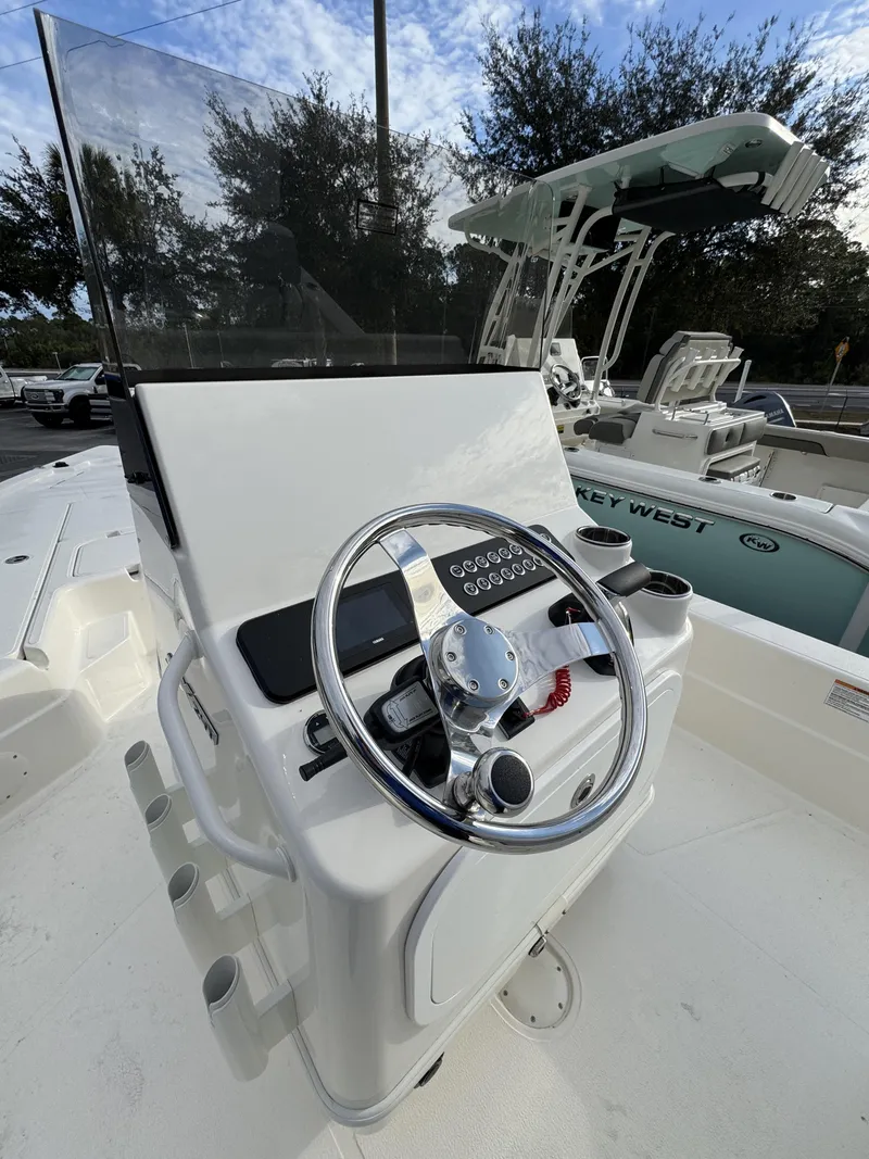 Slide: The Image of Skeeter SX Series SX241 2025 - 16