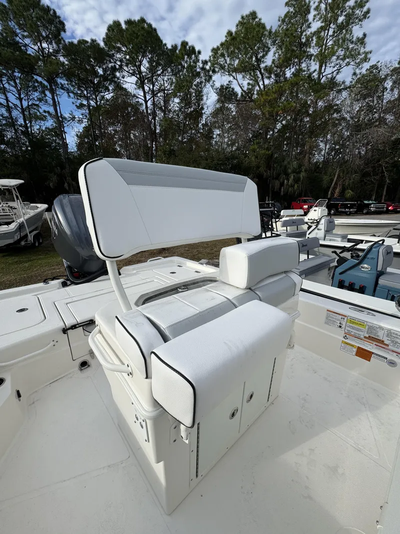 Slide: The Image of Skeeter SX Series SX241 2025 - 19