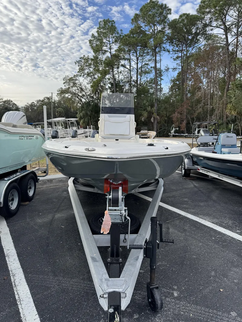 Slide: The Image of Skeeter SX Series SX241 2025 - 2