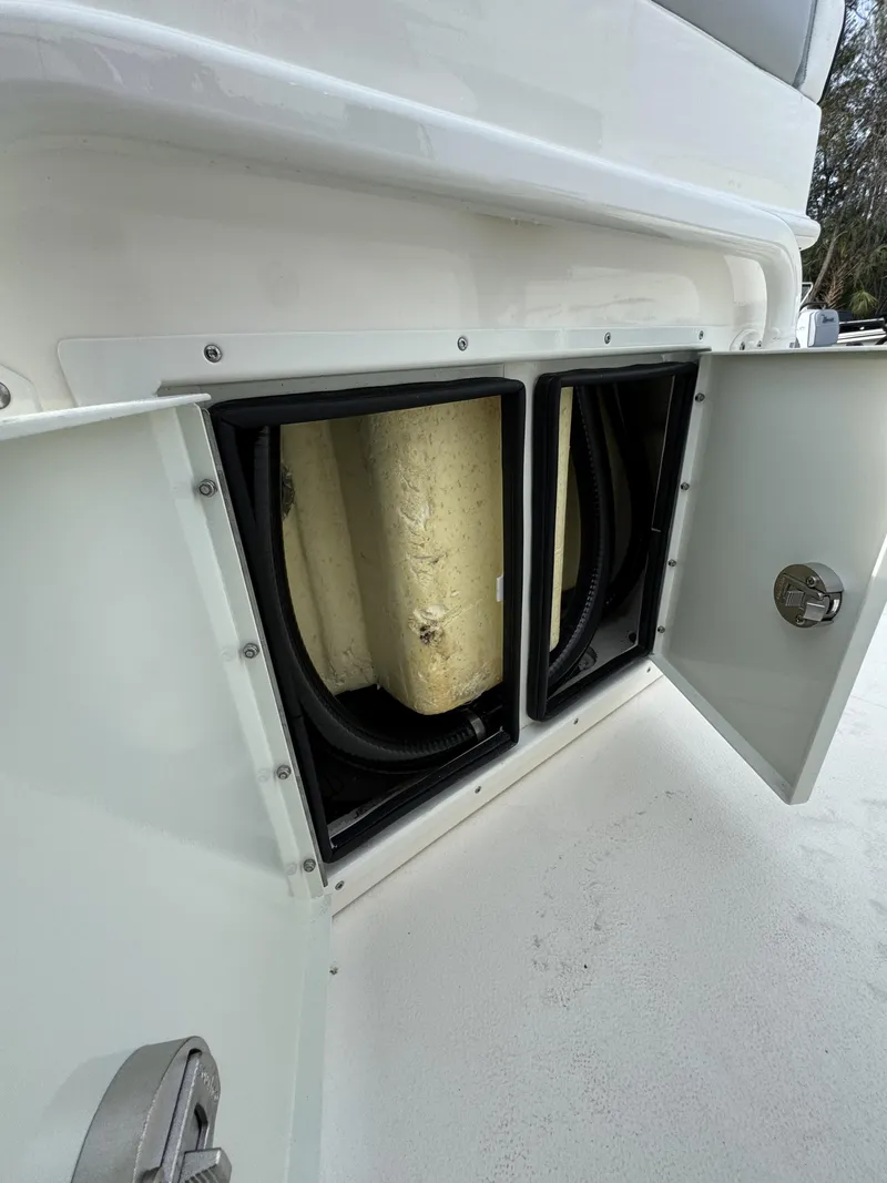 Slide: The Image of Skeeter SX Series SX241 2025 - 21