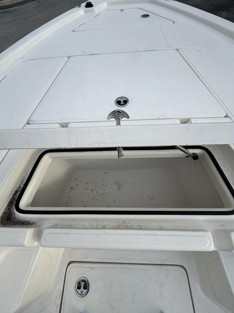 Slide: The Image of Skeeter SX Series SX241 2025 - 30