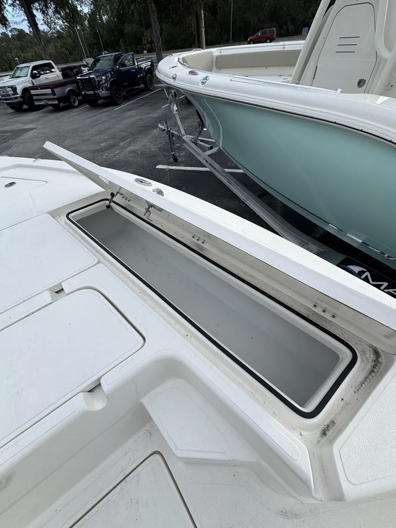 Slide: The Image of Skeeter SX Series SX241 2025 - 34