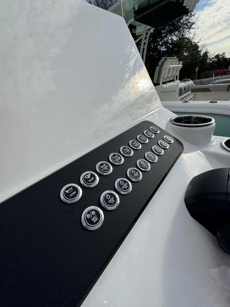 Slide: The Image of Skeeter SX Series SX241 2025 - 39