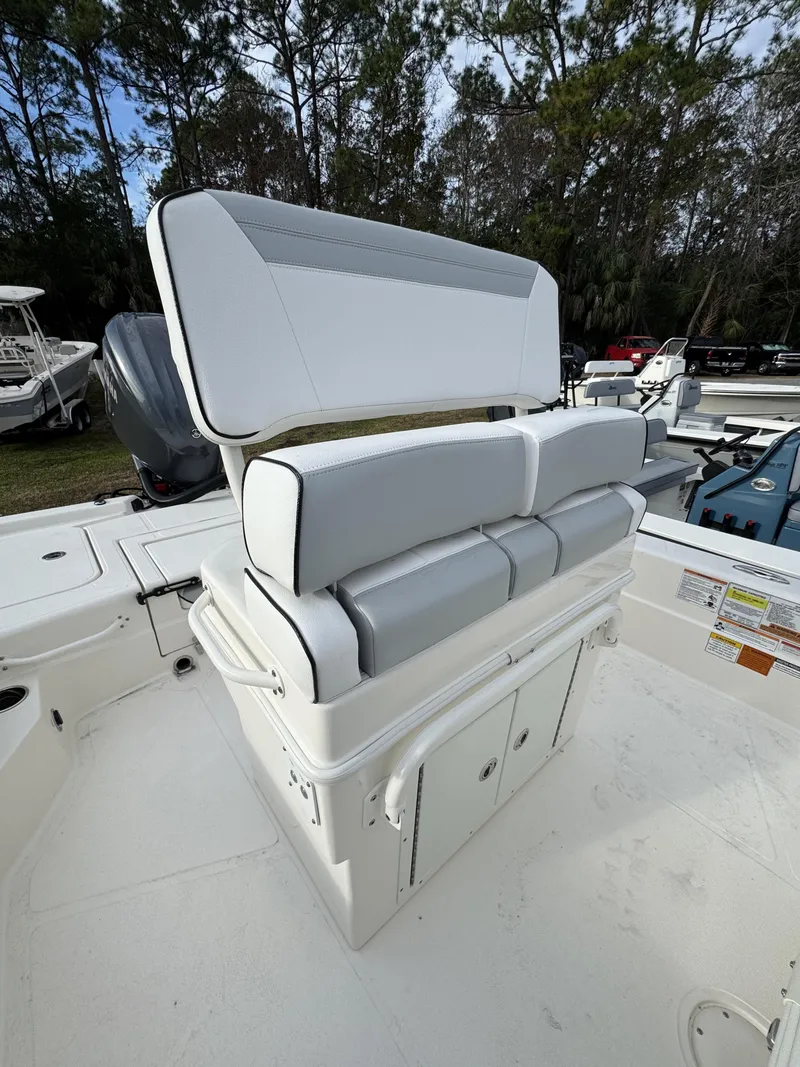 Slide: The Image of Skeeter SX Series SX241 2025 - 41