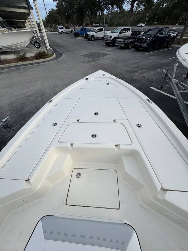 Slide: The Image of Skeeter SX Series SX241 2025 - 9