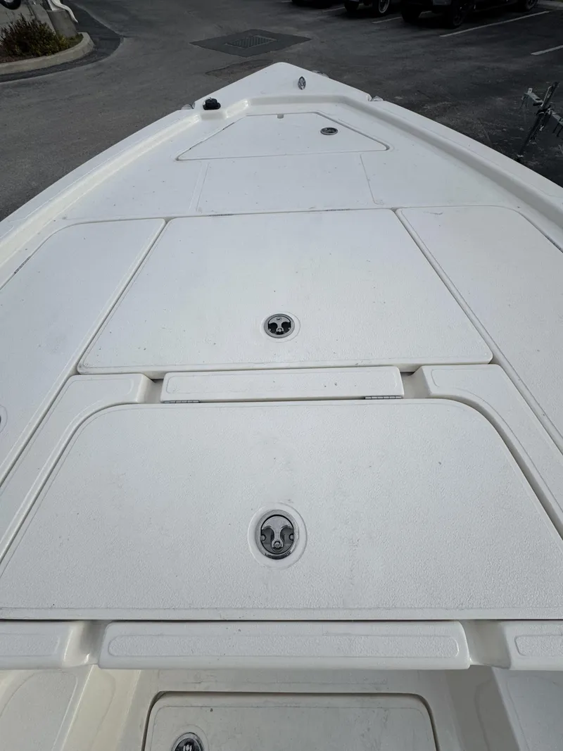 Slide: The Image of Skeeter SX Series SX241 2026 - 12