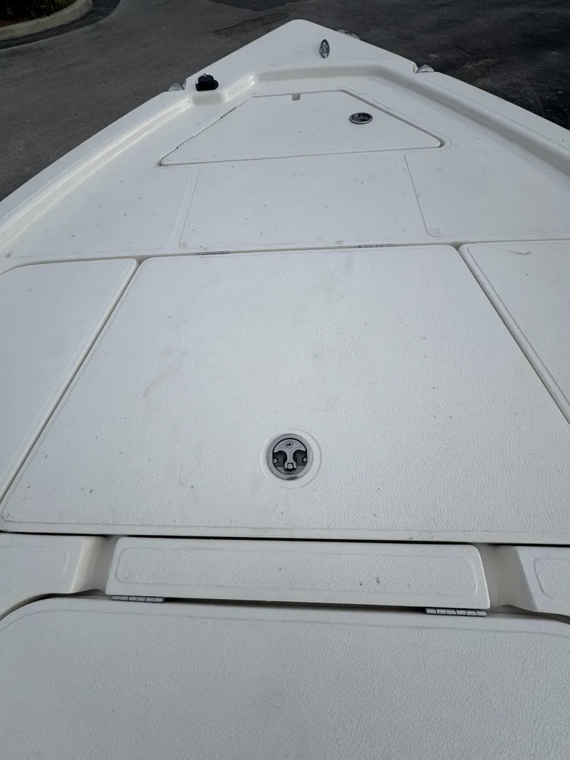 Slide: The Image of Skeeter SX Series SX241 2026 - 29