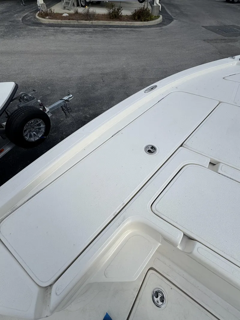 Slide: The Image of Skeeter SX Series SX241 2026 - 31