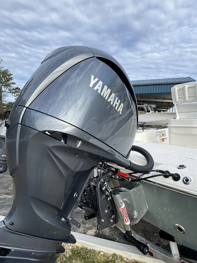 Slide: The Image of Skeeter SX Series SX241 2026 - 4