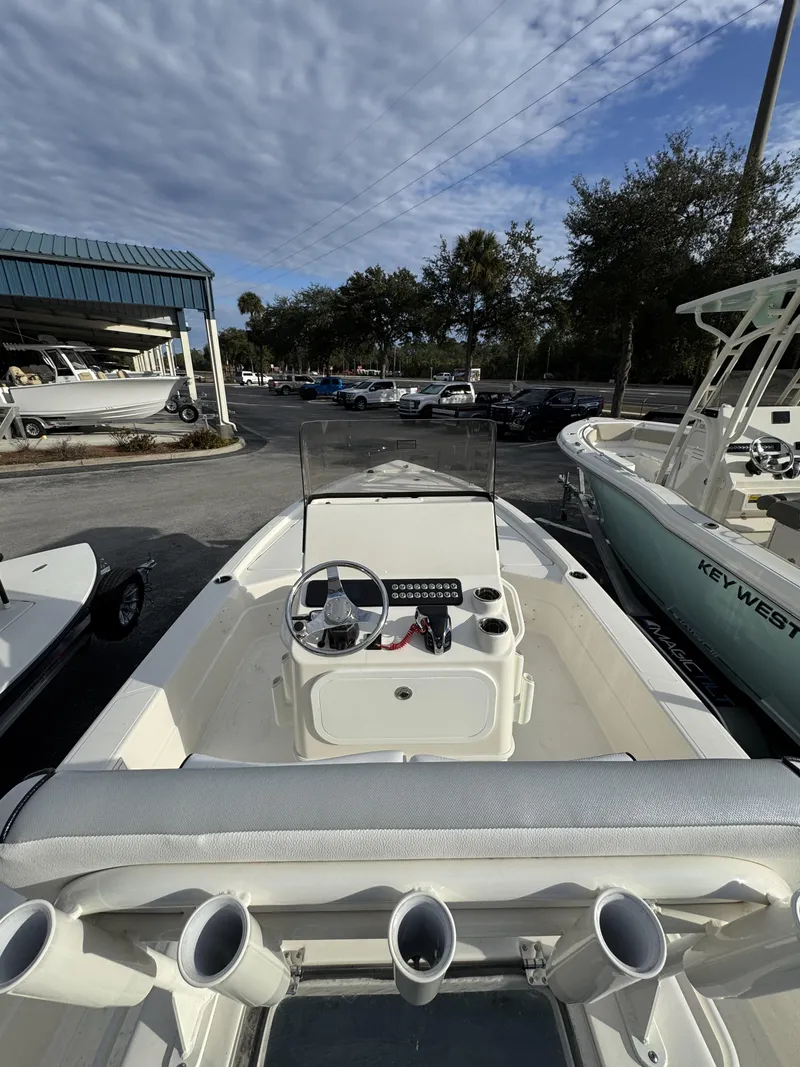 Slide: The Image of Skeeter SX Series SX241 2026 - 47