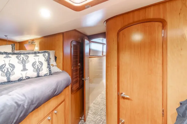 Slide: The Image of 2002 Mikelson 70 Sportfisher - Image 32 - 32