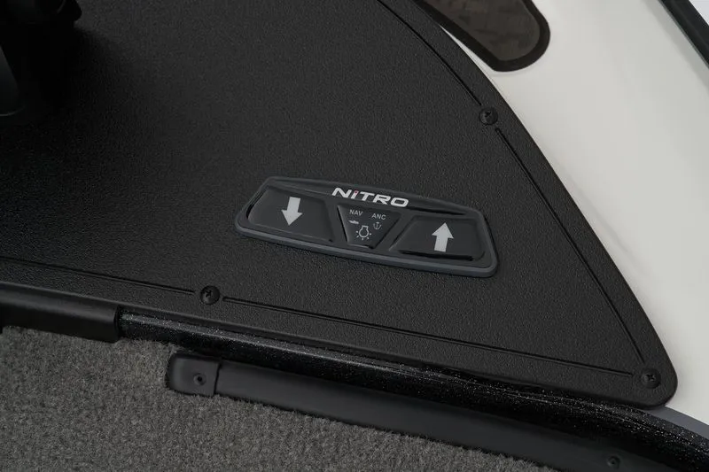 Slide: The Image of Interior of Nitro Z Series Z20 XL boat, model year 2026. - 5