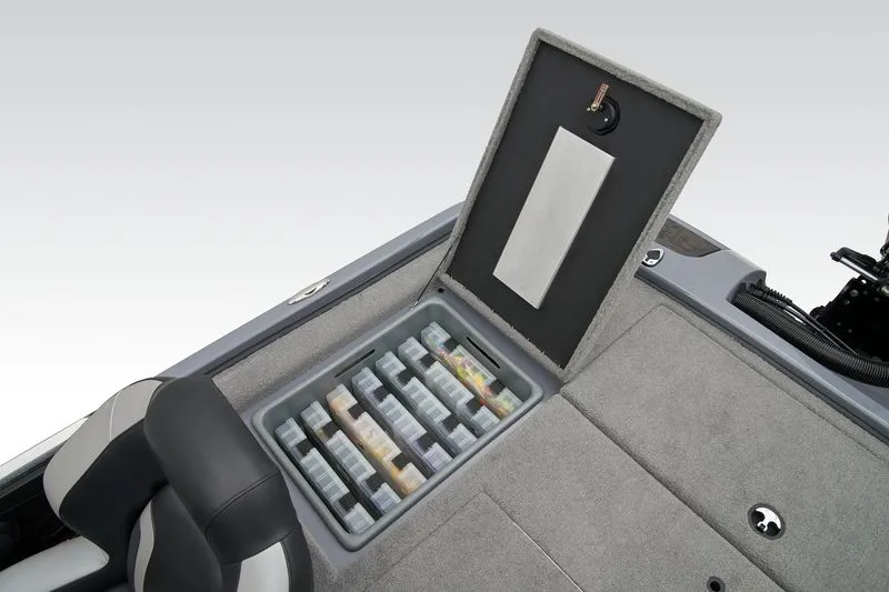 Slide: The Image of 2026 Nitro Z Series Z20 XL boat with Minn Kota trolling motor. - 7