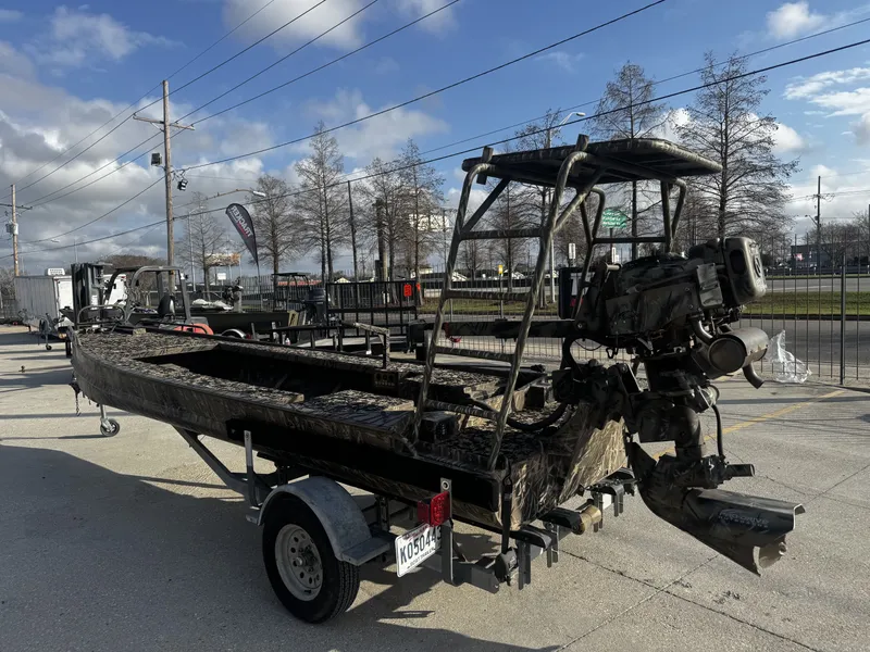 Slide: The Image of Gator Trax 18x52 2006 - 9