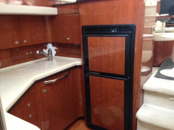 Slide: The Image of Sea Ray 390 Motor Yacht 2004 - 7