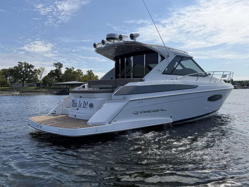 Slide: The Image of Regal 42 Sport Coupe 2013 - 8