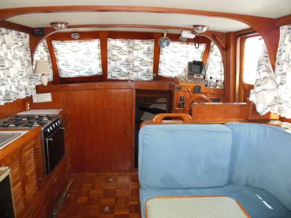 Slide: The Image of Albin AFT CABIN TRAWLER 1980 - 9