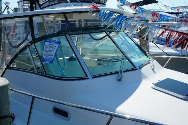 Slide: The Image of Pursuit 3070 Offshore Express 2003 - 8