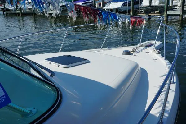 Slide: The Image of Pursuit 3070 Offshore Express 2003 - 9