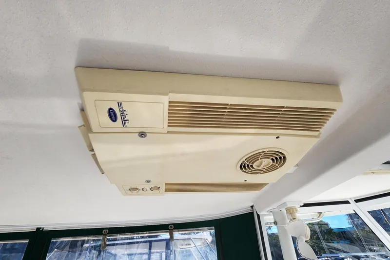Slide: The Image of Ceiling-mounted air conditioning unit on 2003 Endeavour 36 TrawlerCat boat. - 19