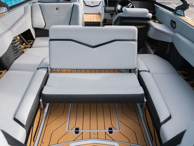 Slide: The Image of Nautique Super Air Nautique G23 2026 - 13