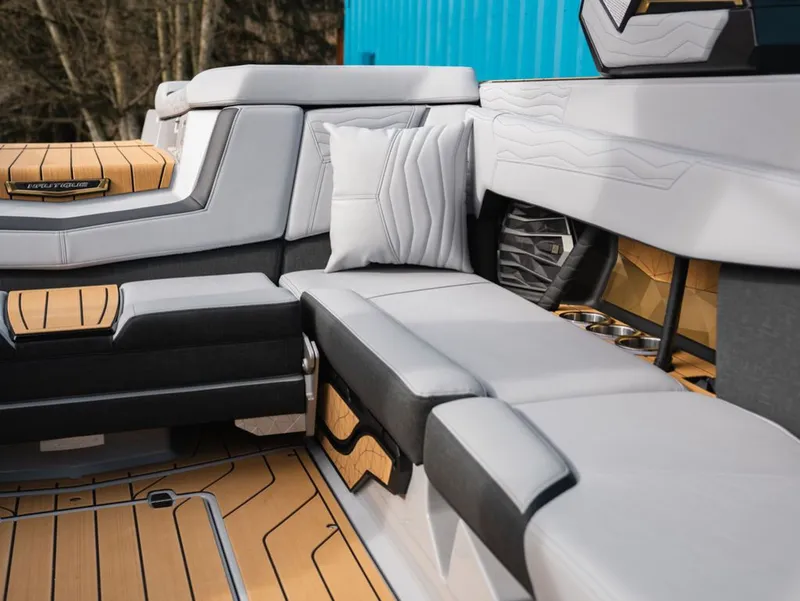 Slide: The Image of Nautique Super Air Nautique G23 2026 - 10