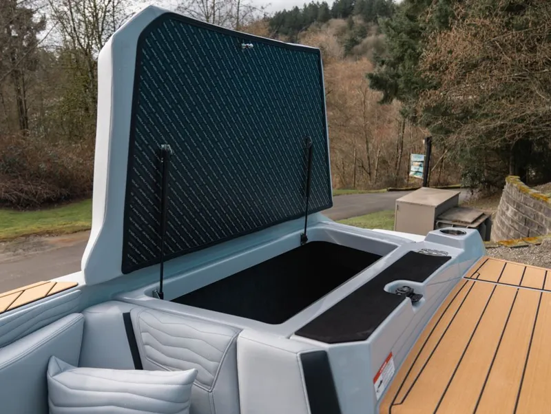 Slide: The Image of Nautique Super Air Nautique G23 2026 - 12