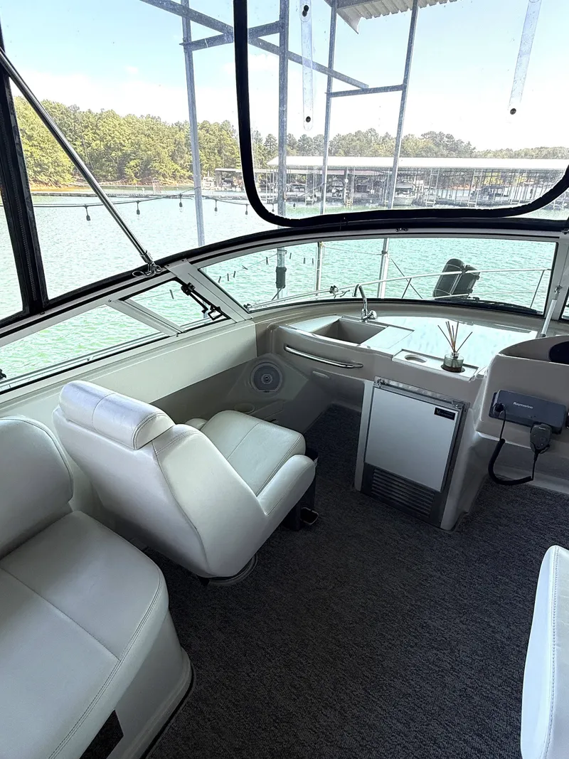 Slide: The Image of Carver 36 Mariner 2005 - 13