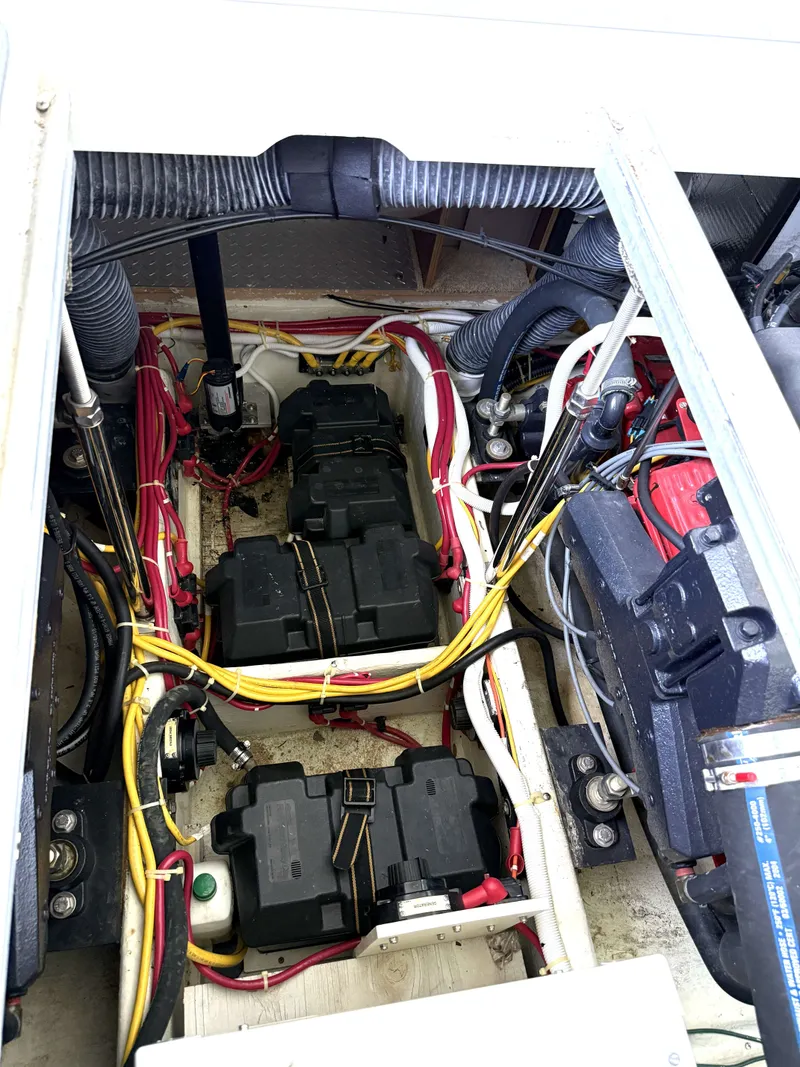 Slide: The Image of Carver 36 Mariner 2005 - 33