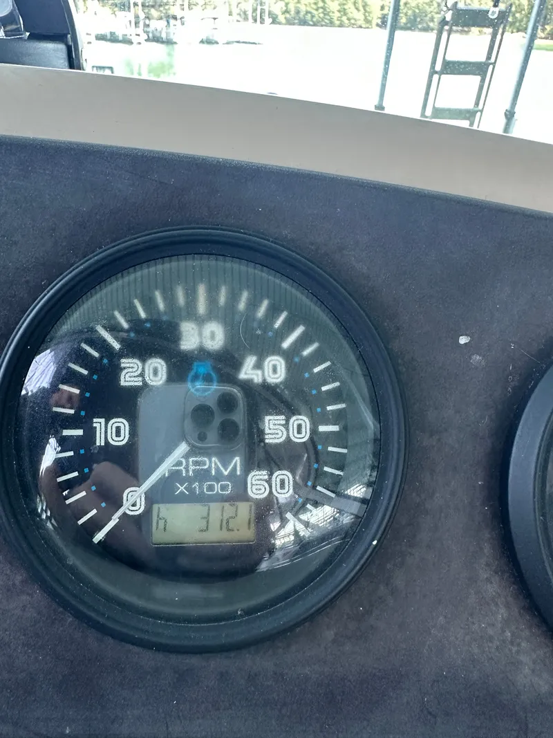 Slide: The Image of Carver 36 Mariner 2005 - 42