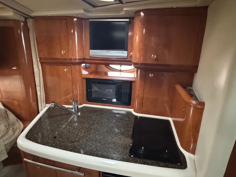 Slide: The Image of Four Winns 348 Vista 2006 - 16