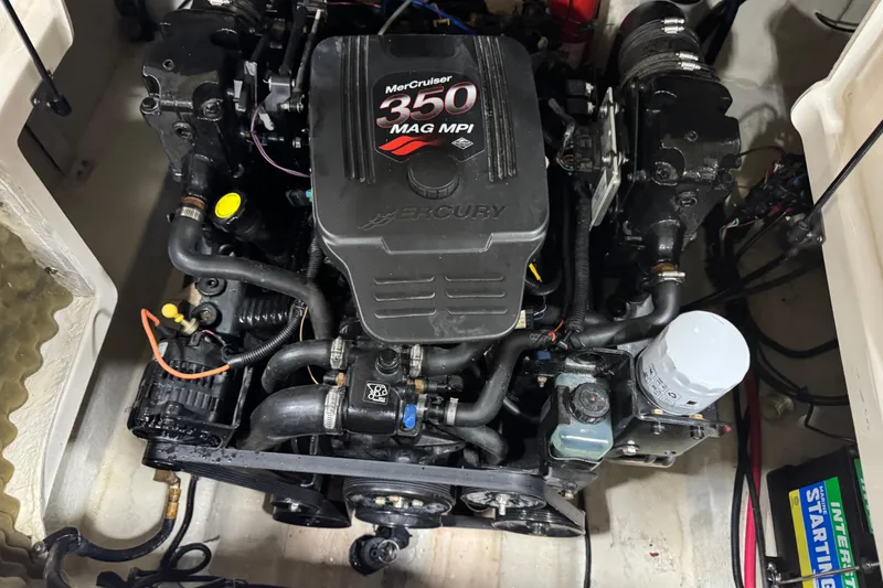 Slide: The Image of MerCruiser 350 MAG MPI engine in 2004 Sea Ray 240 Sundeck boat. - 14