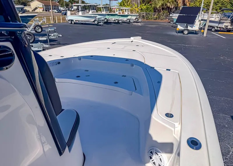 Slide: The Image of Tidewater 2410 Bay Max 2024 - 15