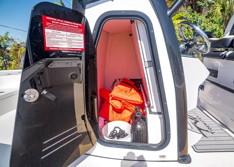 Slide: The Image of Tidewater 2410 Bay Max 2024 - 20