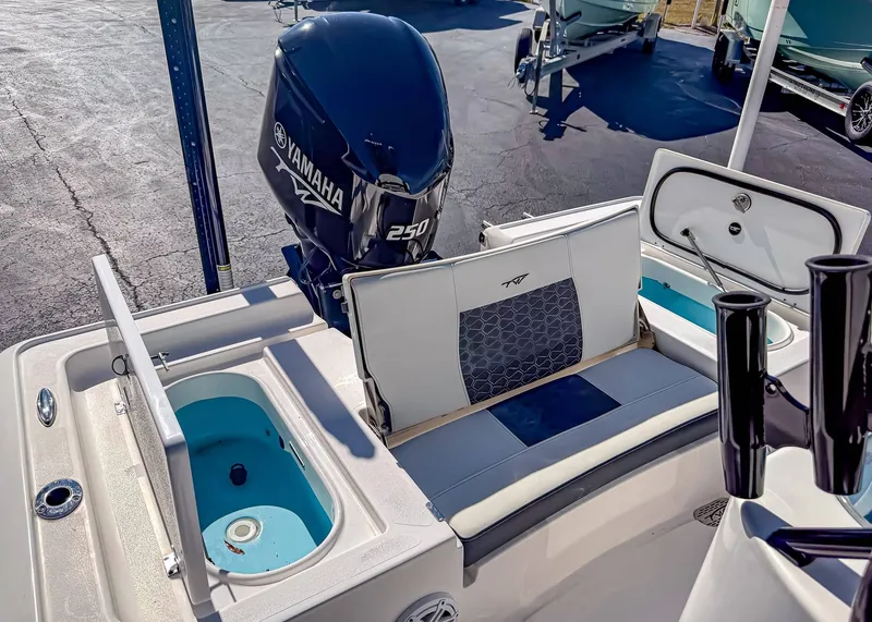 Slide: The Image of Tidewater 2410 Bay Max 2024 - 7