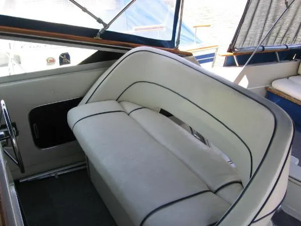 Slide: The Image of Chris-Craft 336 Commander 1985 - 7