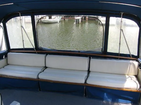 Slide: The Image of Chris-Craft 336 Commander 1985 - 8