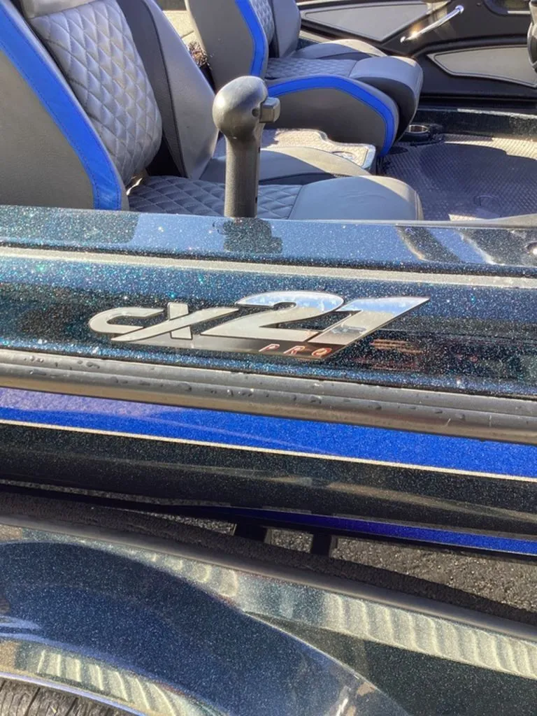 Slide: The Image of Caymas CX 21 PRO 2020 - 11