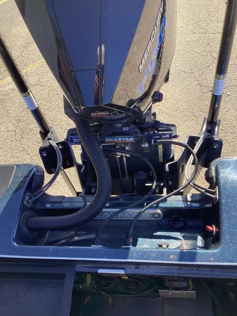 Slide: The Image of Caymas CX 21 PRO 2020 - 17