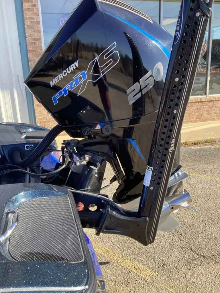 Slide: The Image of Caymas CX 21 PRO 2020 - 3