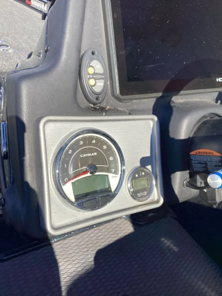 Slide: The Image of Caymas CX 21 PRO 2020 - 31